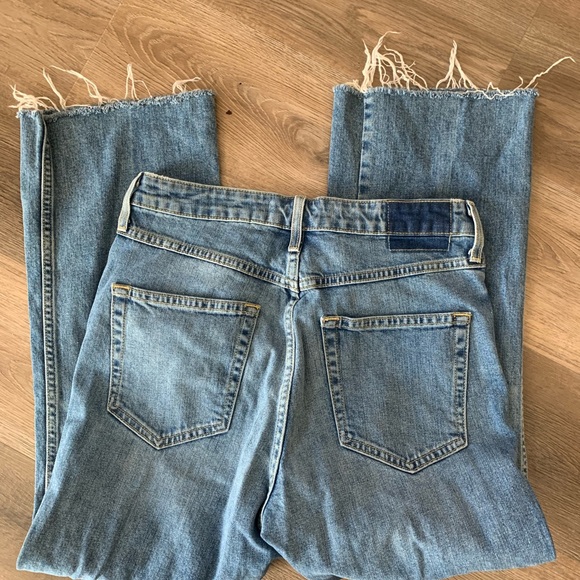 AMO High Rise Kick Crop - Picture 6 of 6